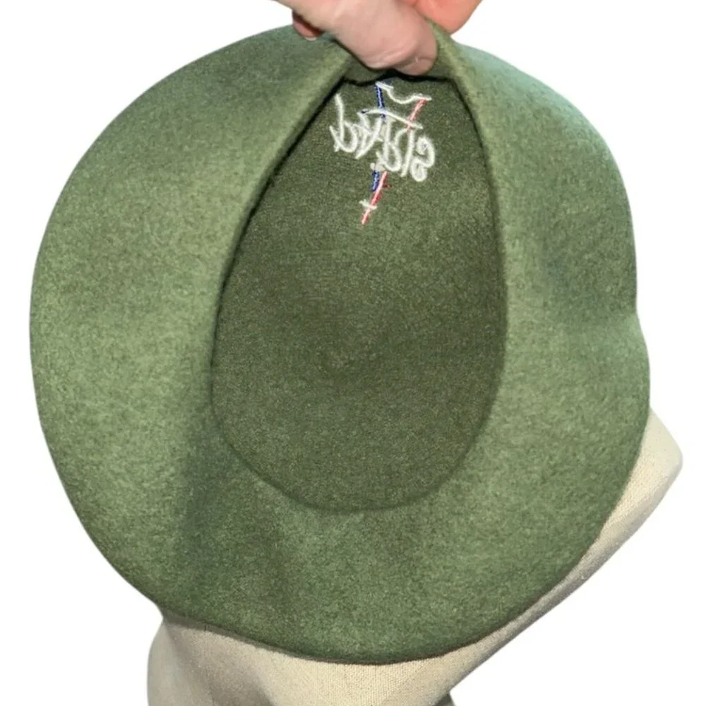 Paris France green wool embrodiered Eiffel Tower beret hat